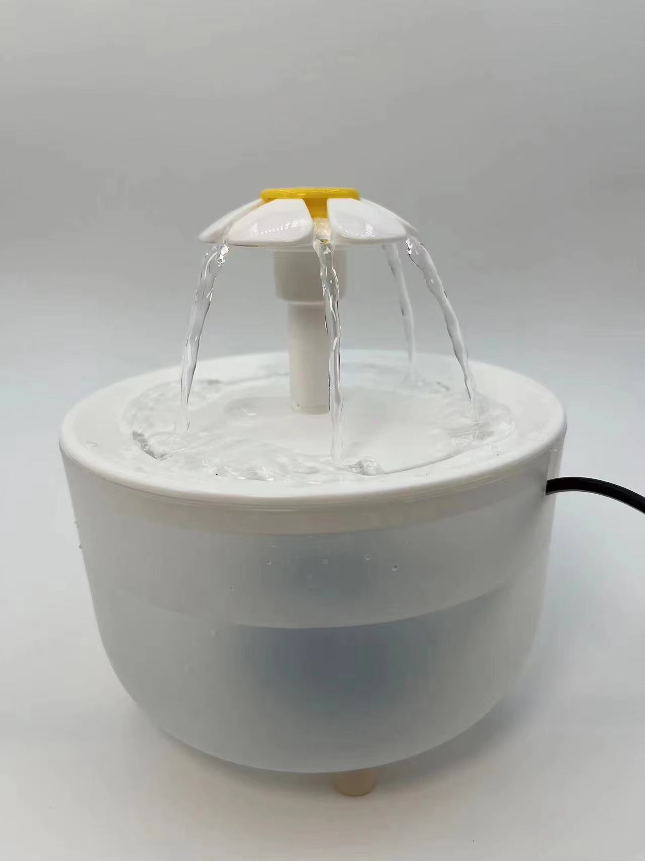 Automatic Pet Water Fountain with USB Power, Silent Operation, 1200ml Capacity, Recirculating Filtered Water Dispenser for Cats
